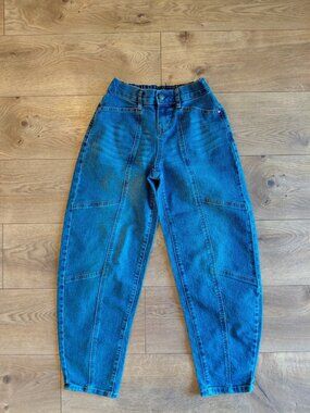 Madden NYC Barrel Jeans XXS Mid-Rise Medium Wash Blue